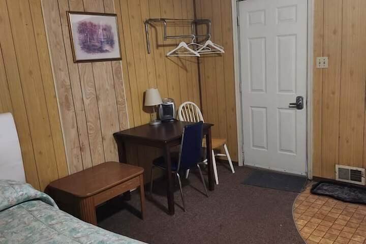 Room 8 of 15