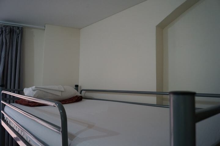 Room 9 of 35