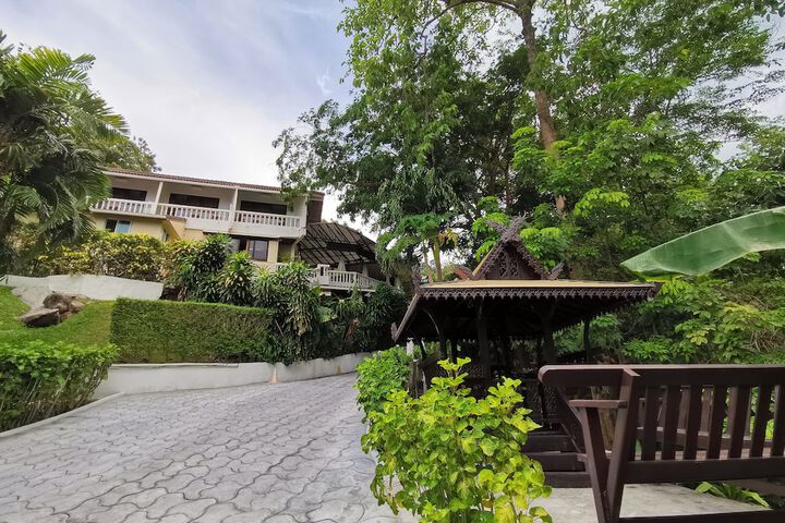 Hotel Exterior 86 of 112