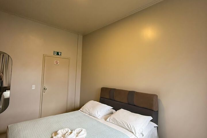 Room 7 of 15
