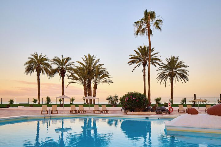 Pool Hotel