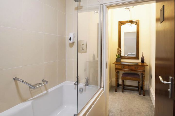 Room 153 of 257