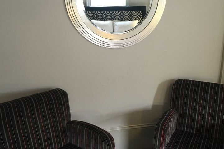 Room 6 of 50