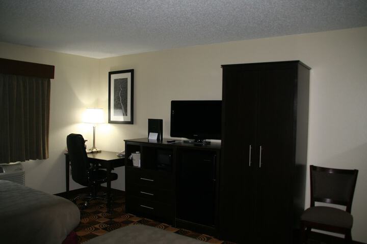 Room 10 of 60