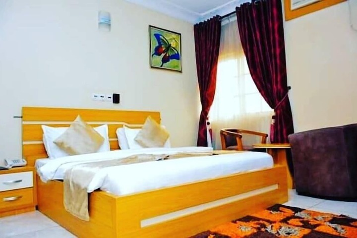 Room 12 of 12