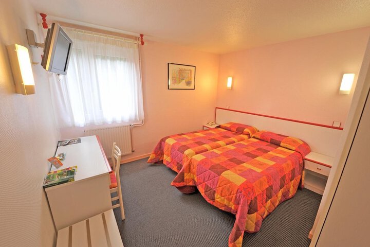 Room 14 of 65