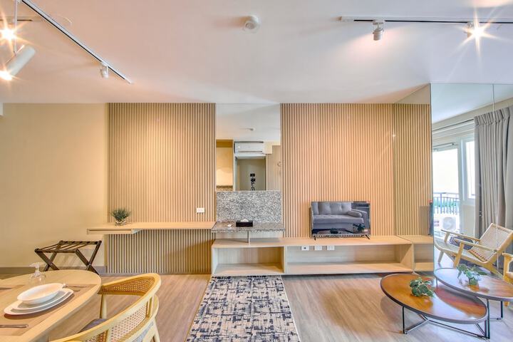 Room 2 of 37