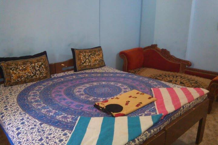 Room 1 of 10