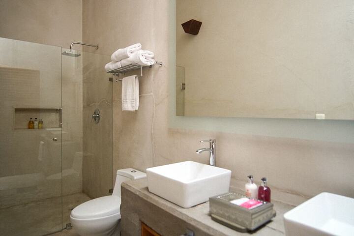 Room 21 of 36