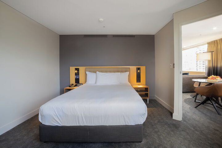 Room 10 of 220