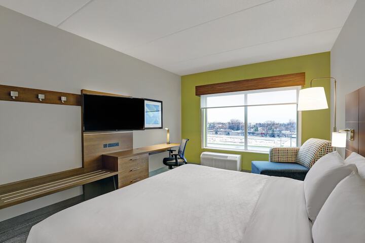 Standard | King Bed (1 of 19)