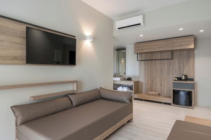 Room 45 of 152