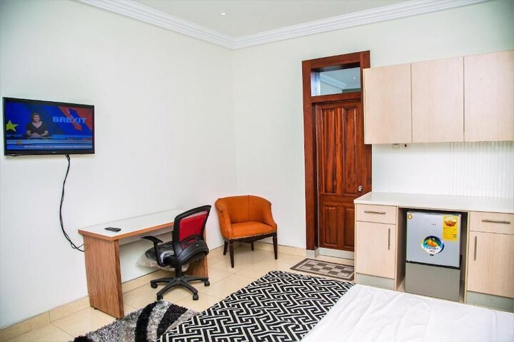 Room 7 of 14