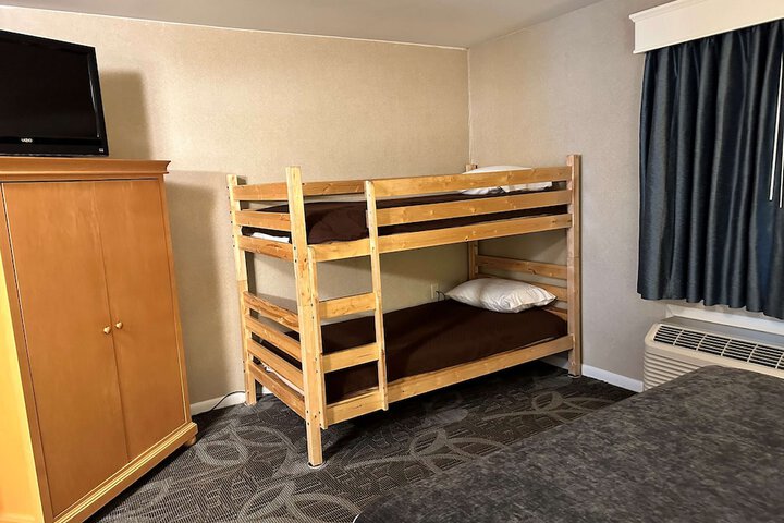 1 King Bed (19 of 23)