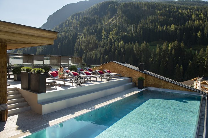 Hotel 70 of 71