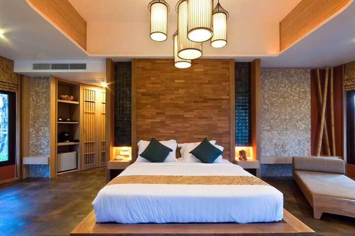Room 10 of 66