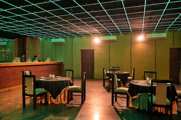 Ballroom/Hall 35 of 68
