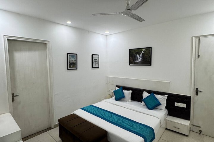 Room 5 of 30