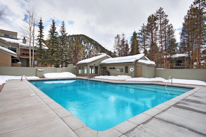 Pool 11 of 23