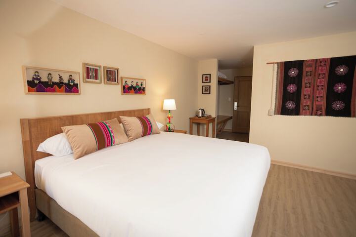 Room 6 of 28