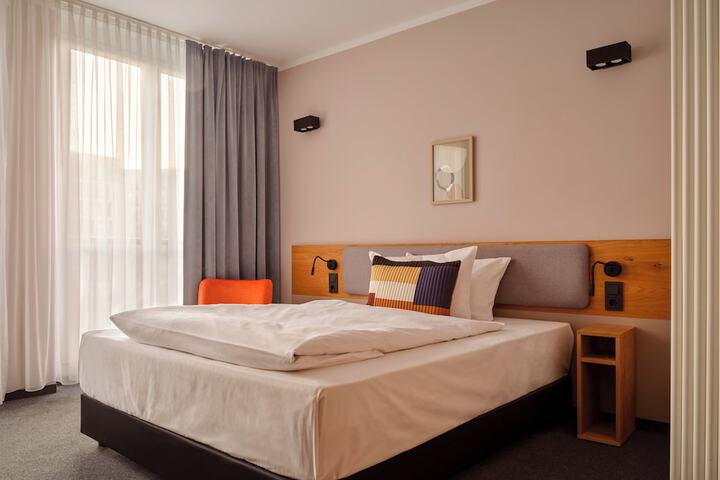 Room 25 of 73