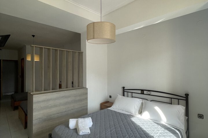 Room 9 of 20