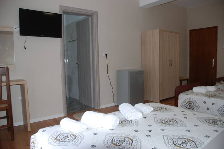 Room 14 of 152