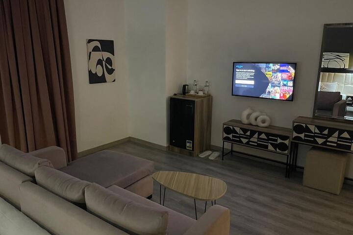 Room 83 of 135