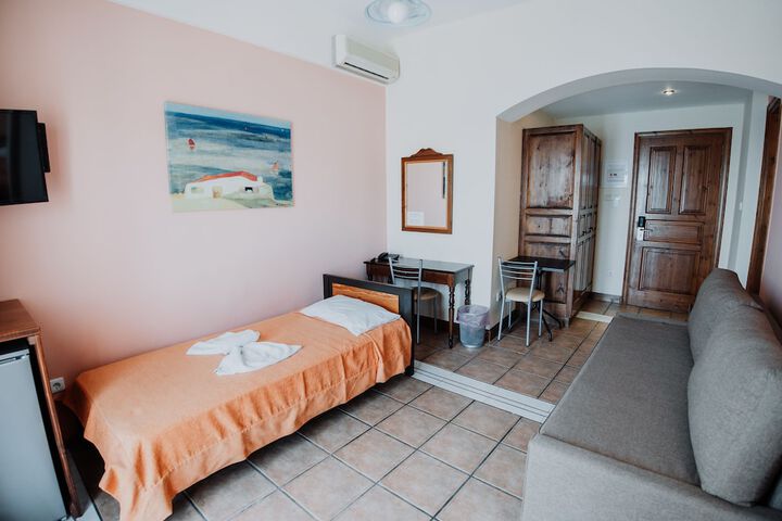 Room 10 of 72