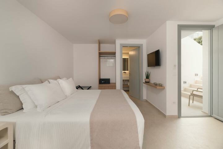 Room 6 of 37