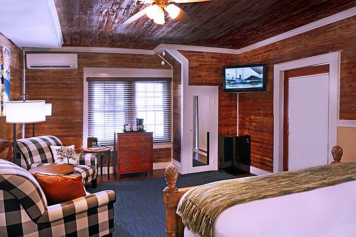 Room 26 of 47