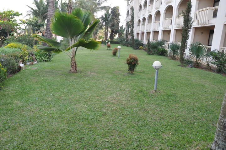 Hotel Exterior 19 of 23