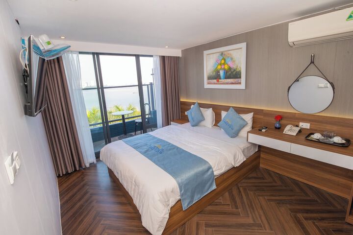 Room 9 of 75