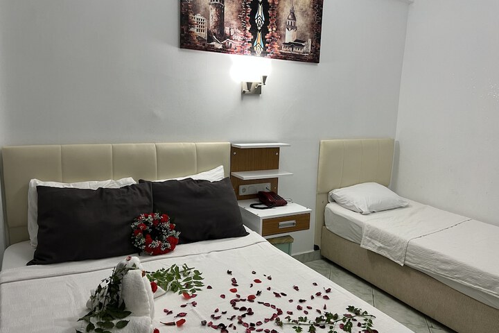 Room 8 of 18