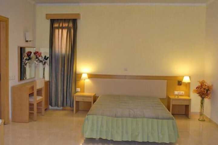 Room 5 of 41