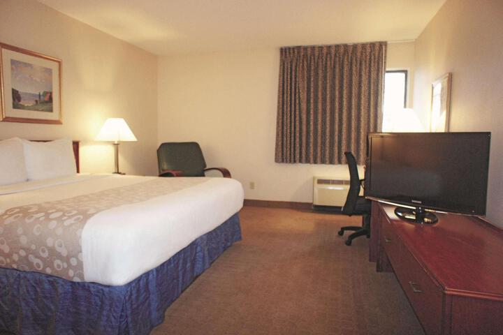 1 King Bed (7 of 12)