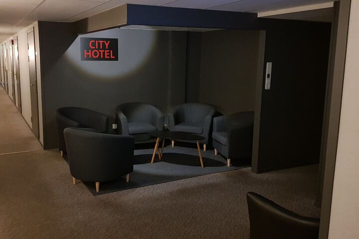 Entrance & Lobby