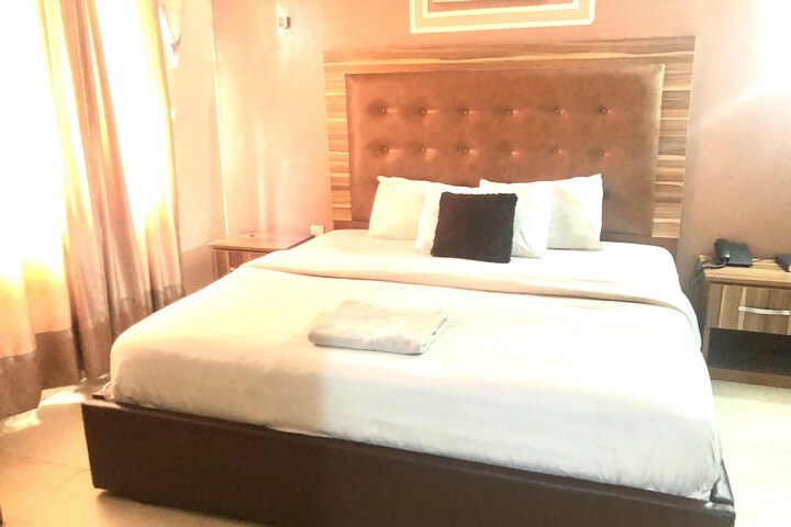Room 18 of 40