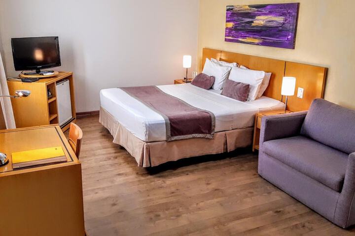 Room 13 of 38