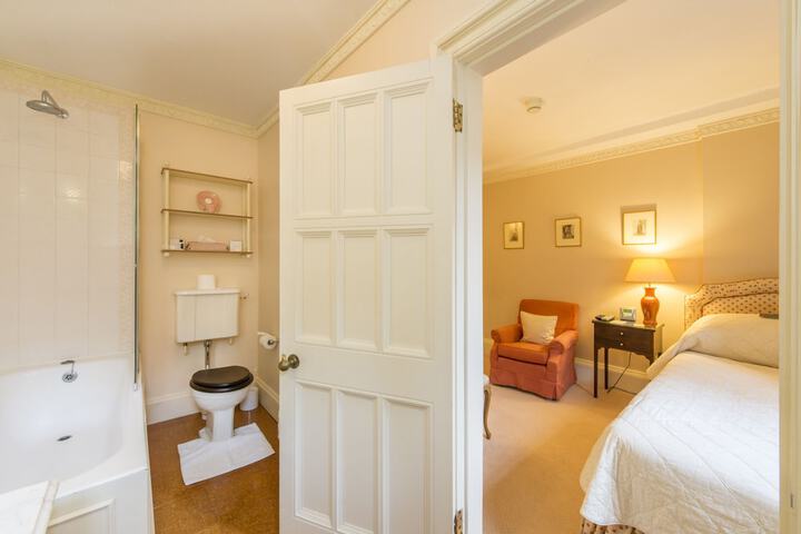 Room 21 of 64