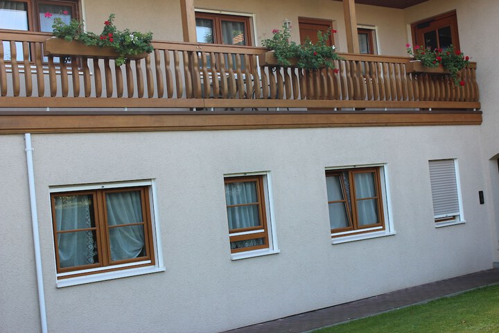 Hotel Exterior 78 of 86