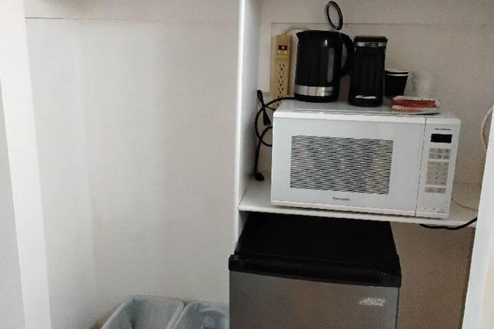 Room 4 of 6