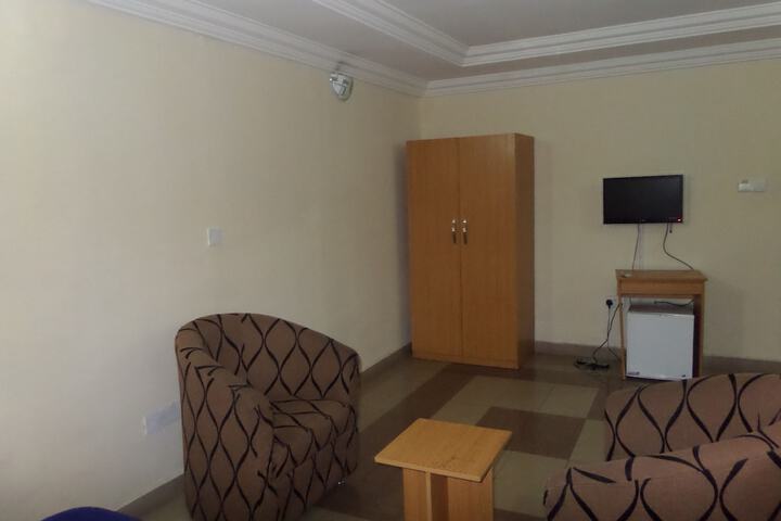 Room 10 of 14