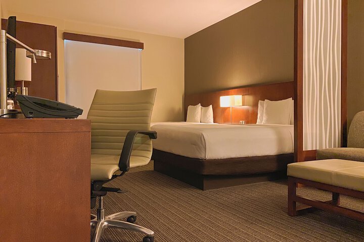 Room 10 of 40