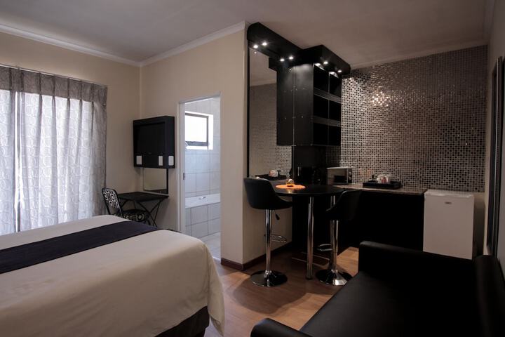 Room 4 of 27
