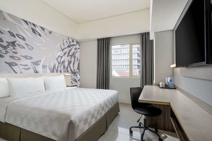 Room 5 of 34