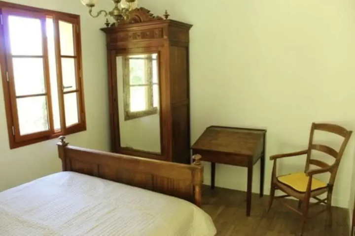 Room 3 of 12