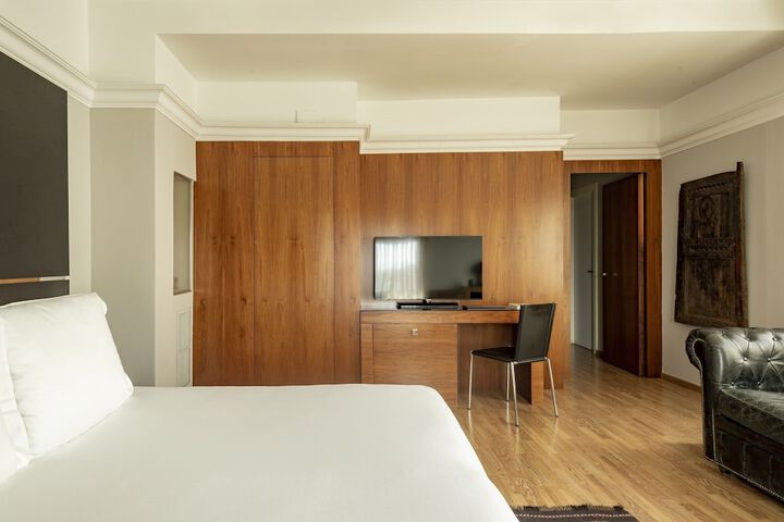 Room 27 of 75