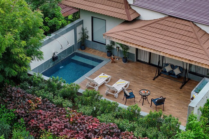 Pool 76 of 129