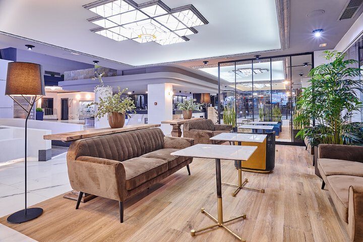 Guest Lobby